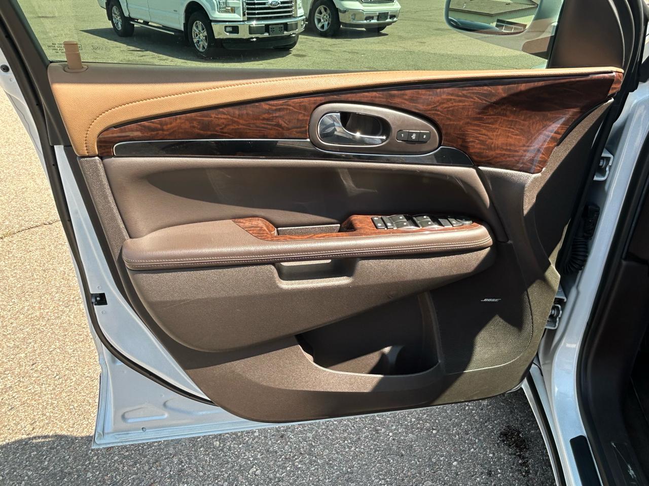 Buick Enclave FWD 4dr Leather 2017