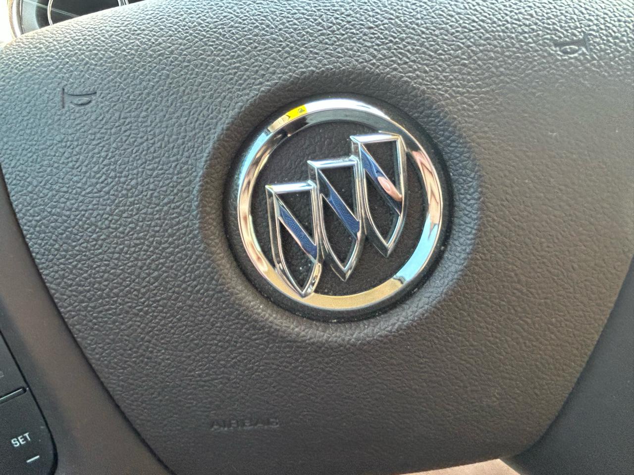 Buick Enclave FWD 4dr Leather 2017