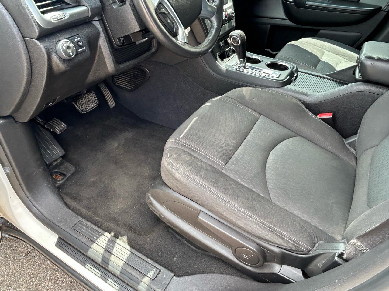 GMC Acadia AWD 4dr SLE w/SLE-1 2015