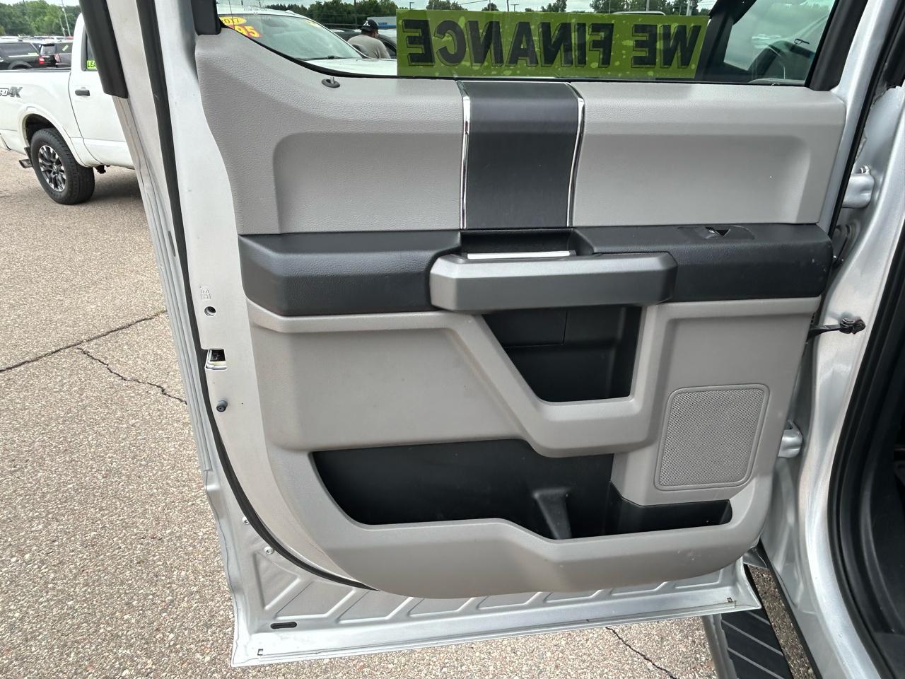 Ford F-150 4WD SuperCrew 145" XLT 2016