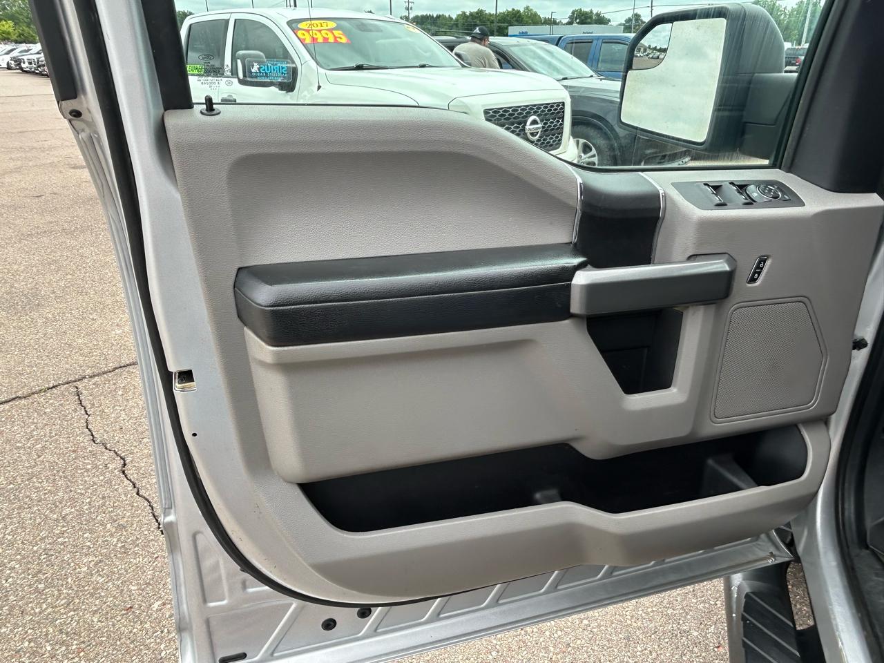 Ford F-150 4WD SuperCrew 145" XLT 2016