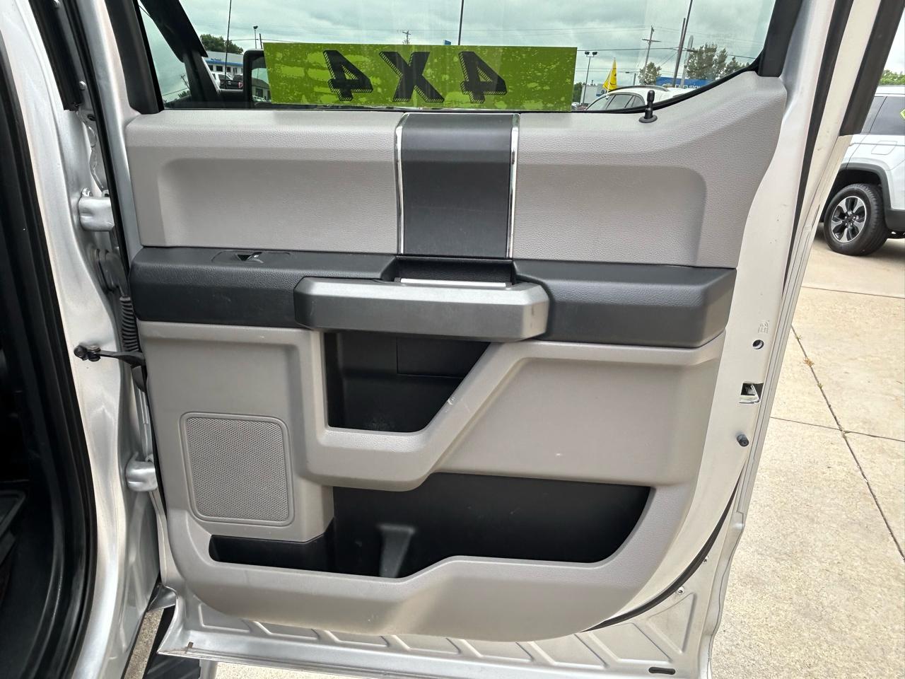 Ford F-150 4WD SuperCrew 145" XLT 2016