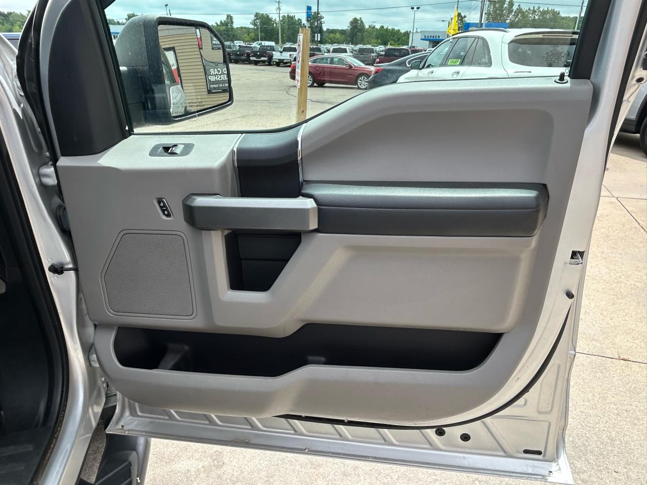 Ford F-150 4WD SuperCrew 145" XLT 2016