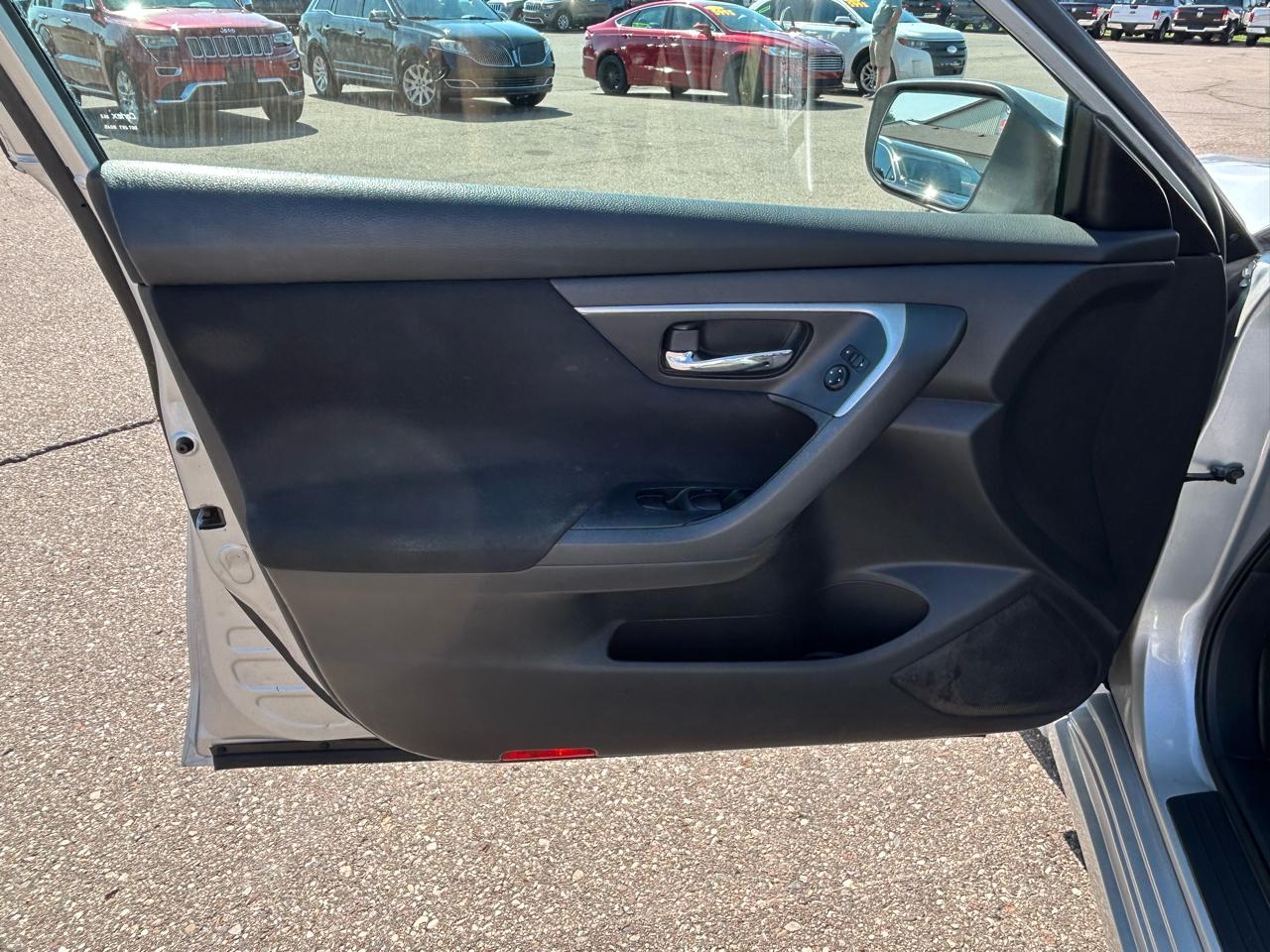 Nissan Altima 4dr Sdn I4 2.5 S 2015