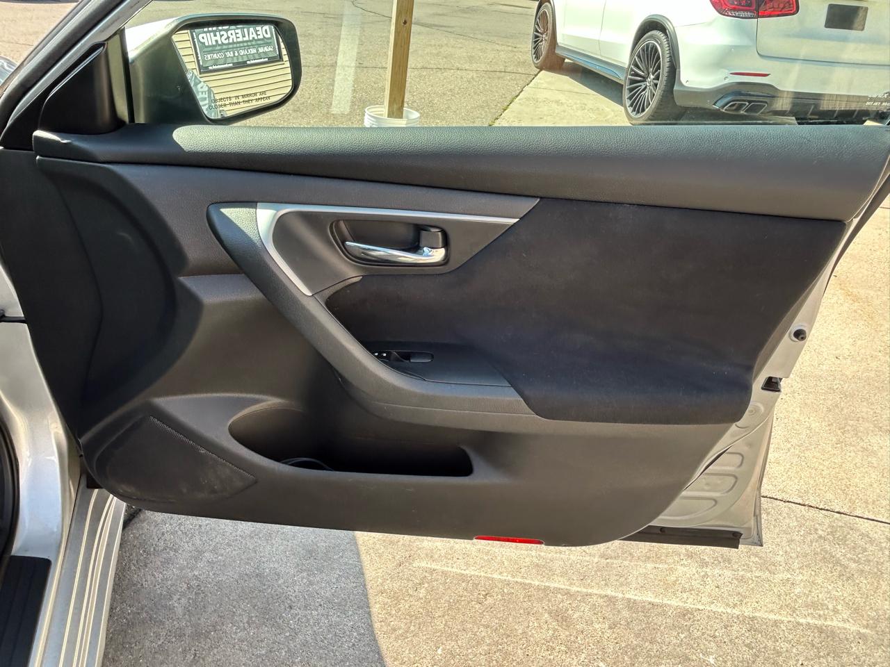 Nissan Altima 4dr Sdn I4 2.5 S 2015