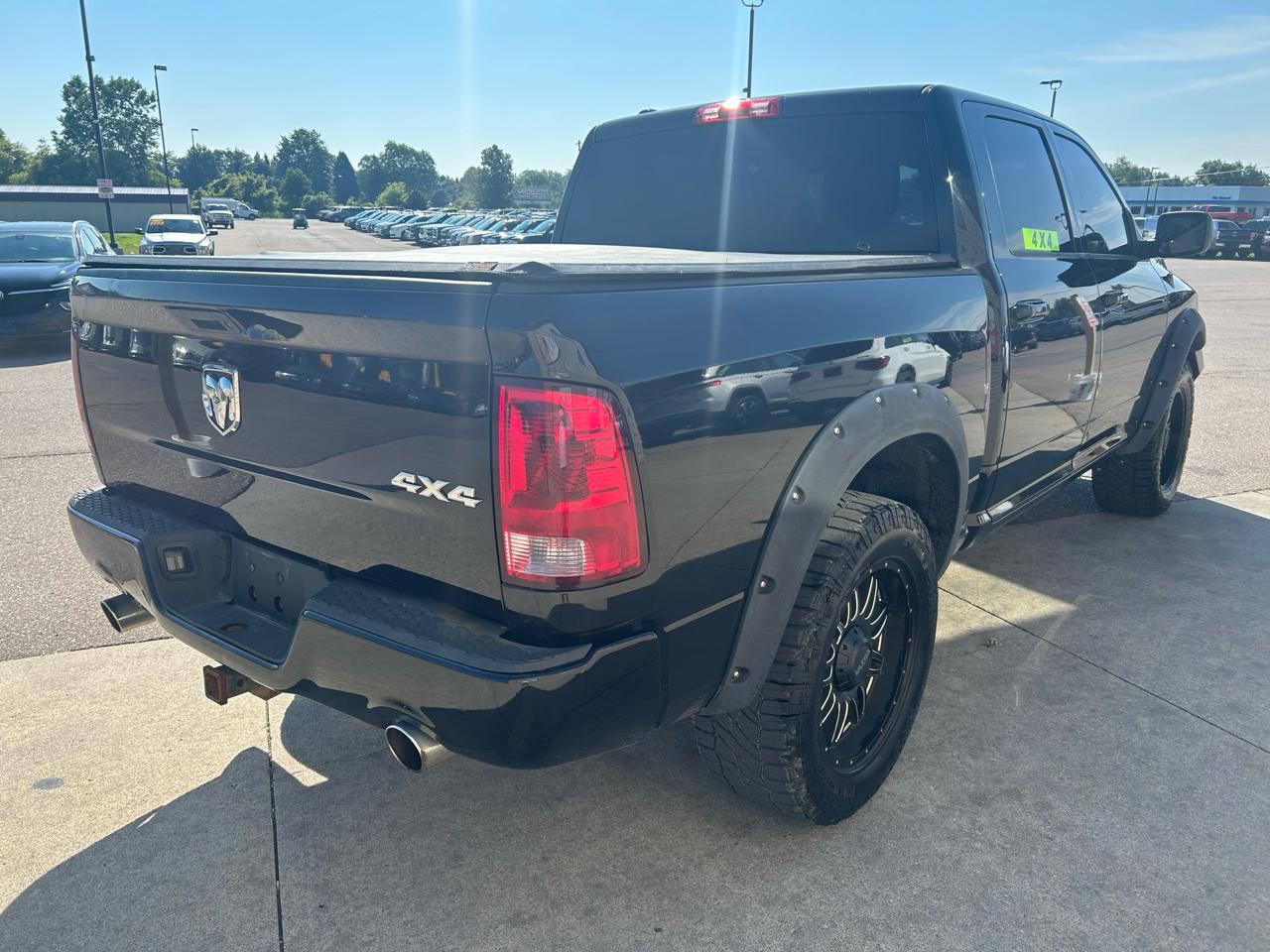 RAM 1500 4WD Crew Cab 140.5" Express 2013