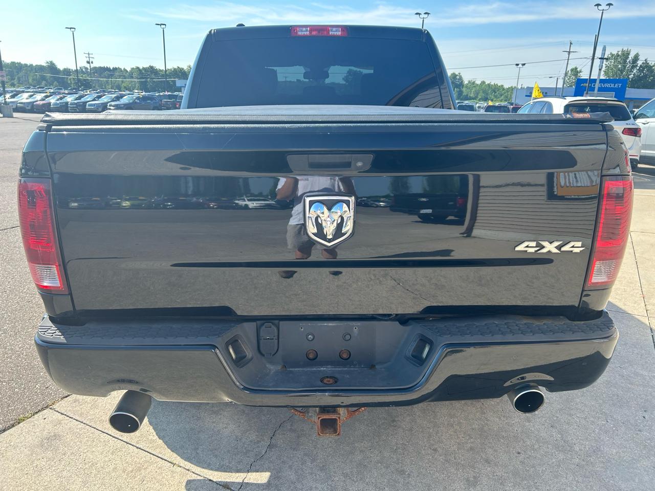 RAM 1500 4WD Crew Cab 140.5" Express 2013