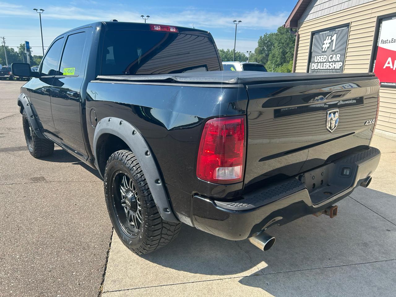 RAM 1500 4WD Crew Cab 140.5" Express 2013