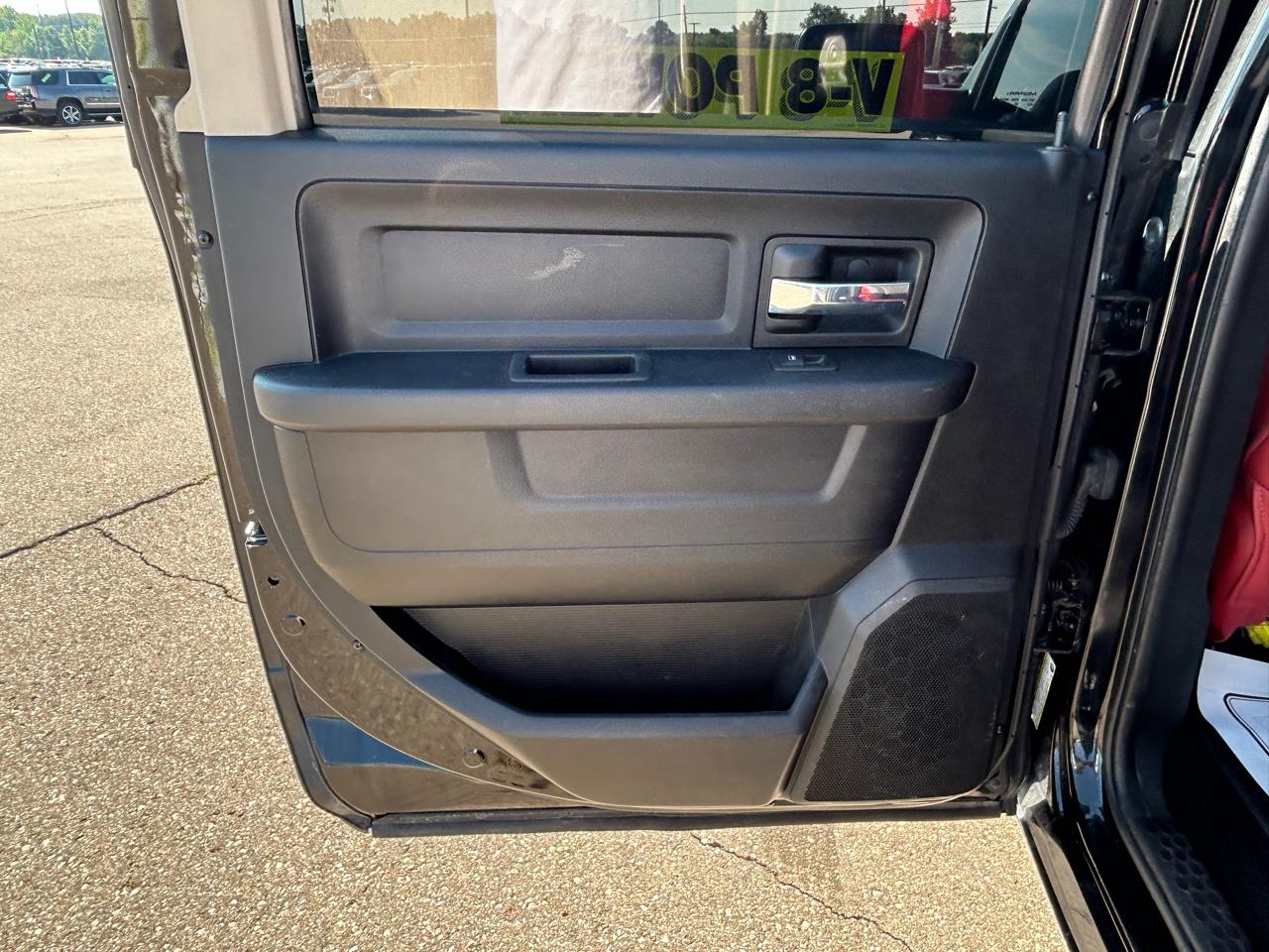 RAM 1500 4WD Crew Cab 140.5" Express 2013