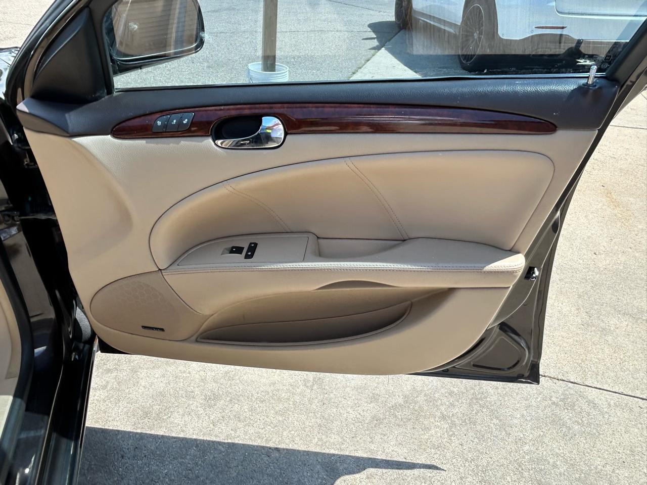 Buick Lucerne 4dr Sdn V8 CXS *Ltd Avail* 2008