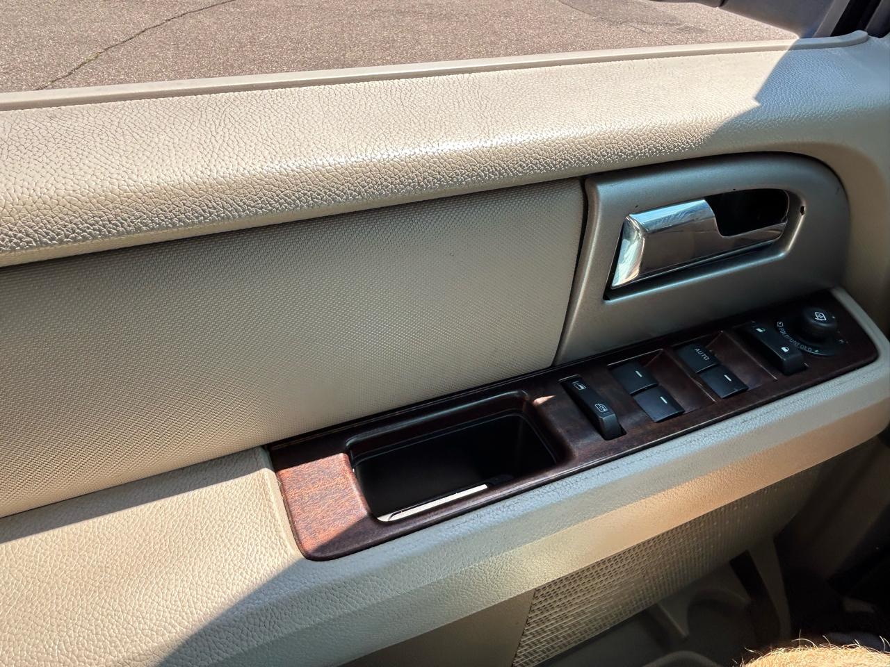 Ford Expedition EL 4WD 4dr Limited 2010