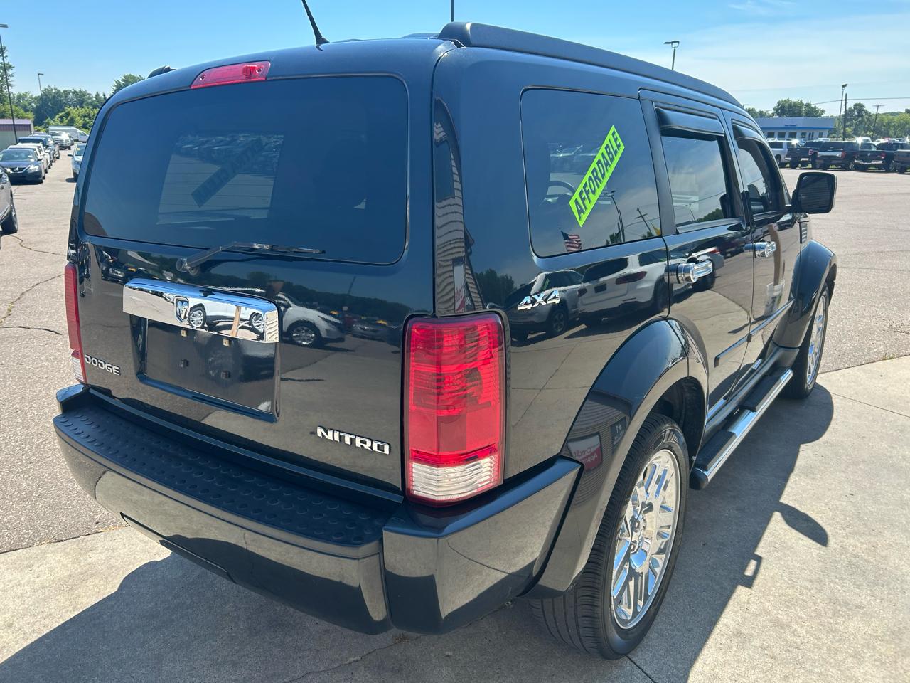 Dodge Nitro 4WD 4dr Heat 2011