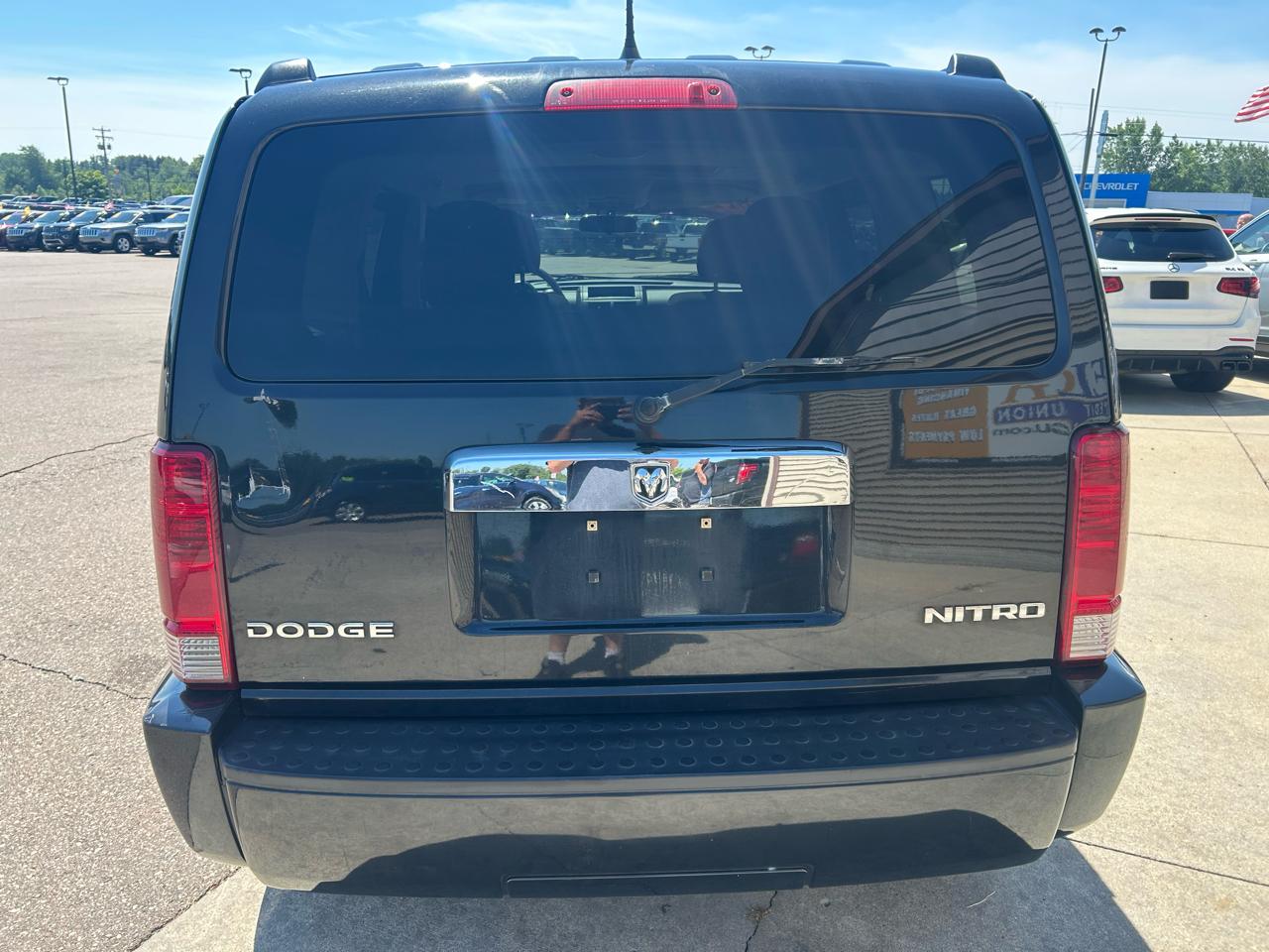 Dodge Nitro 4WD 4dr Heat 2011