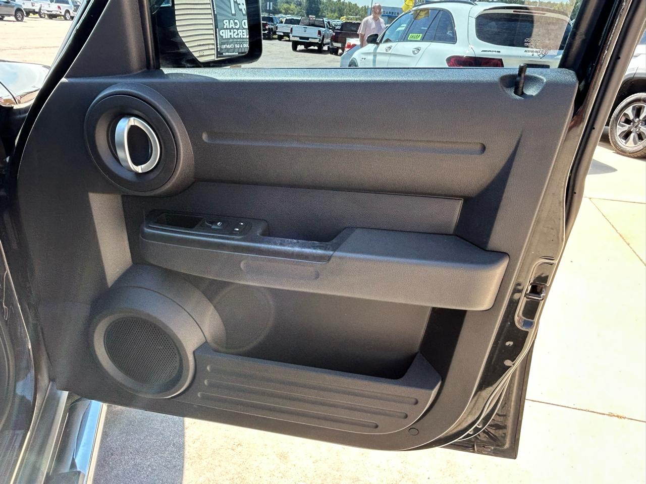 Dodge Nitro 4WD 4dr Heat 2011