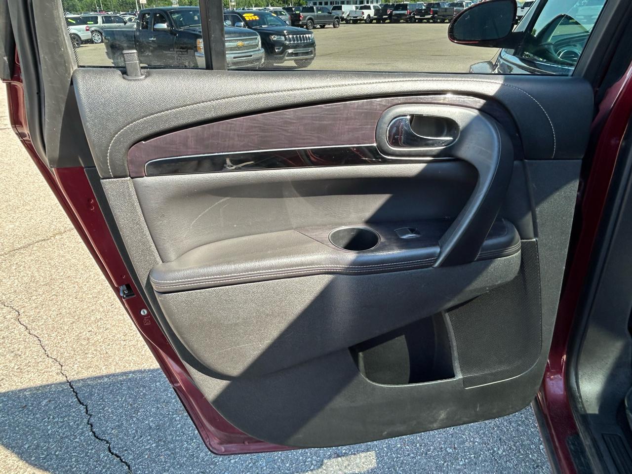 Buick Enclave FWD 4dr Leather 2016