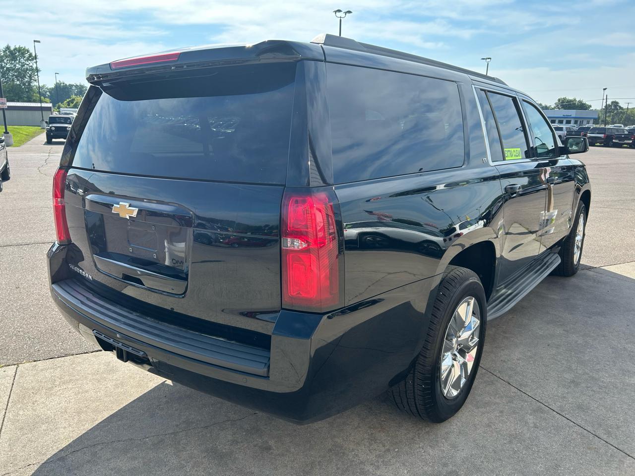 Chevrolet Suburban 4WD 4dr LT 2015