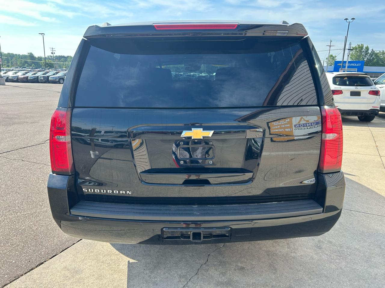 Chevrolet Suburban 4WD 4dr LT 2015