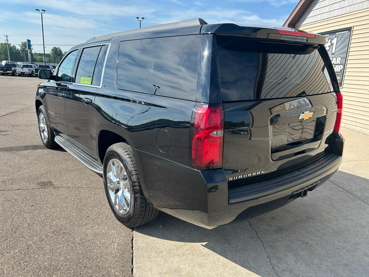 Chevrolet Suburban 4WD 4dr LT 2015