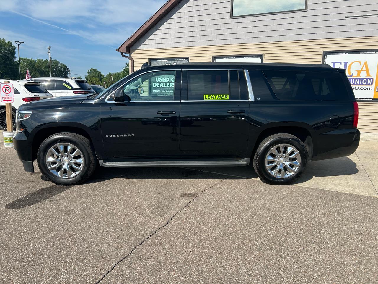 Chevrolet Suburban 4WD 4dr LT 2015