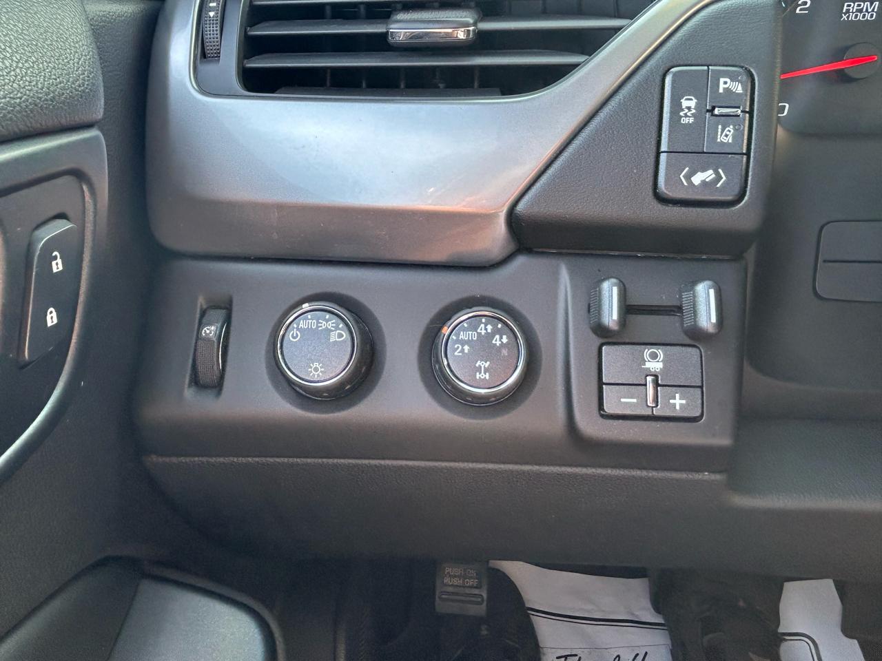 Chevrolet Suburban 4WD 4dr LT 2015