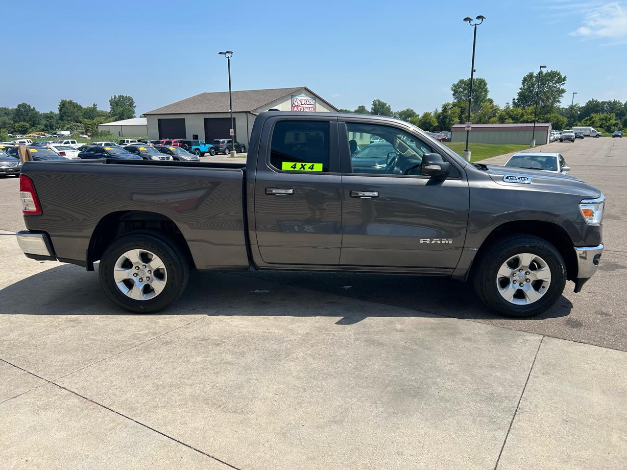 RAM 1500 Big Horn 4x4 Quad Cab 6'4" Box 2020