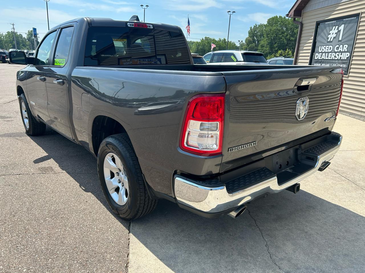 RAM 1500 Big Horn 4x4 Quad Cab 6'4" Box 2020