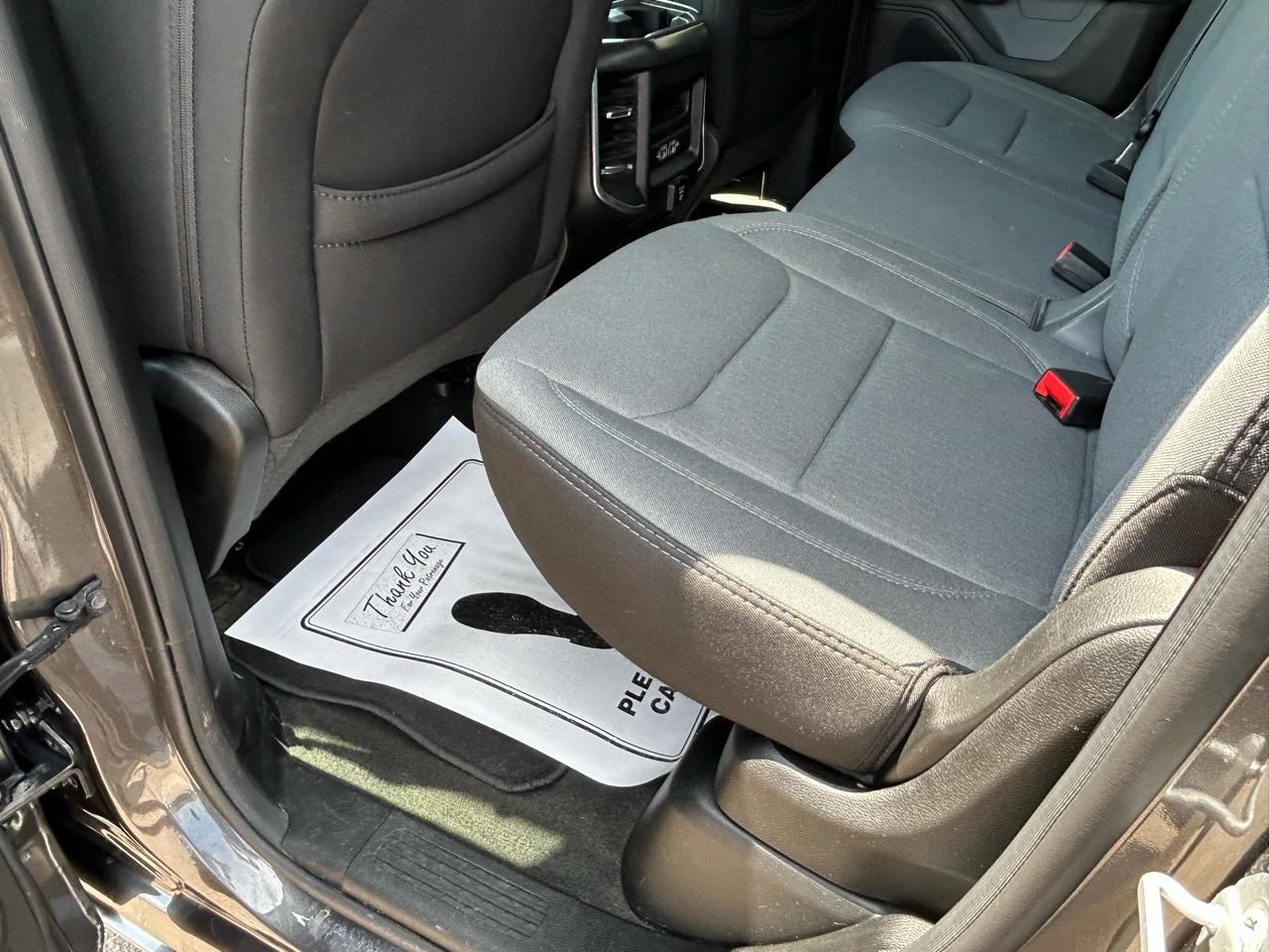 RAM 1500 Big Horn 4x4 Quad Cab 6'4" Box 2020