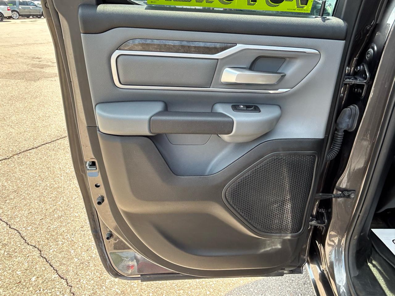 RAM 1500 Big Horn 4x4 Quad Cab 6'4" Box 2020