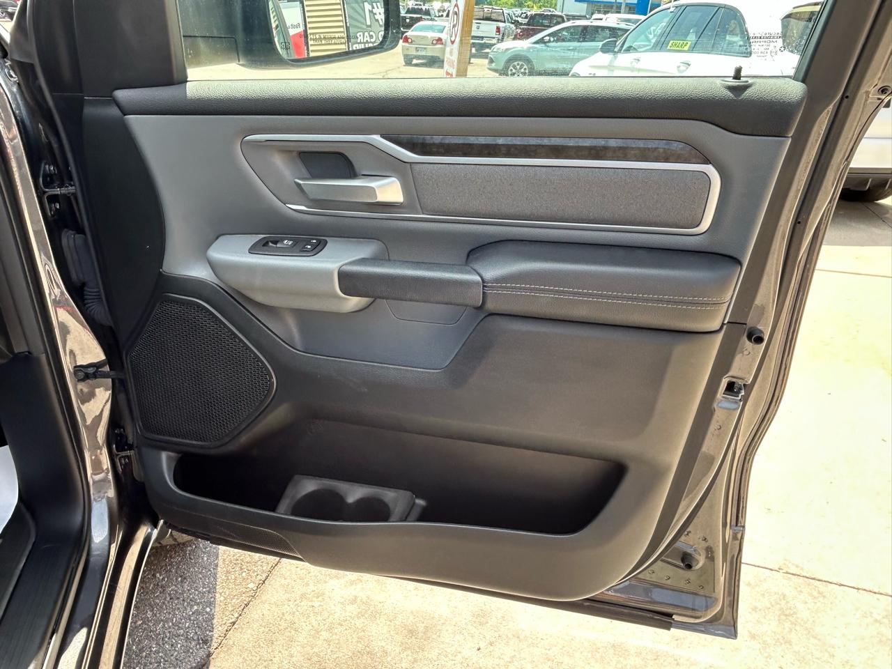 RAM 1500 Big Horn 4x4 Quad Cab 6'4" Box 2020