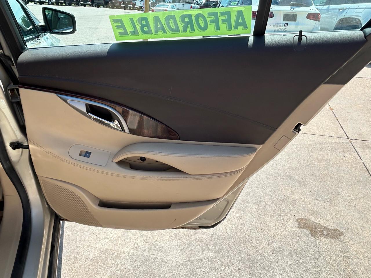 Buick LaCrosse 4dr Sdn CXL FWD 2011