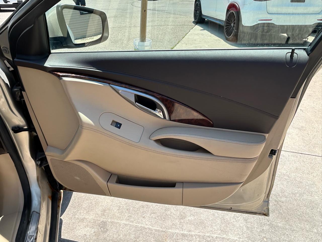 Buick LaCrosse 4dr Sdn CXL FWD 2011
