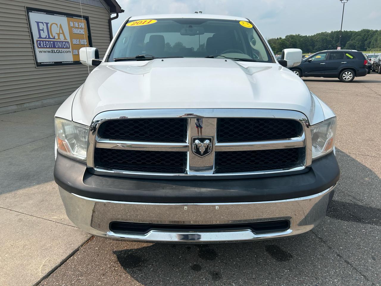 RAM 1500 4WD Crew Cab 140.5" ST 2011