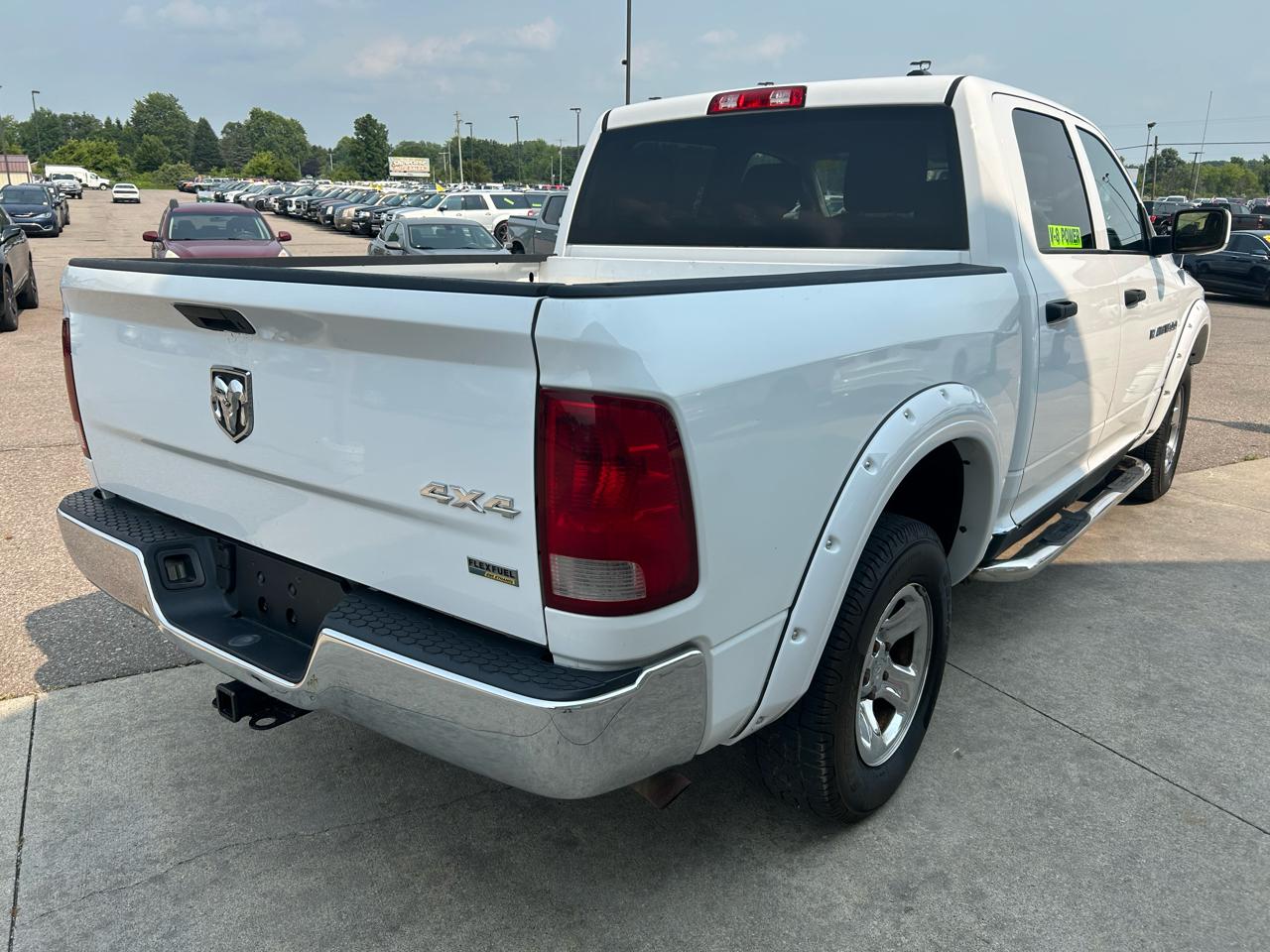 RAM 1500 4WD Crew Cab 140.5" ST 2011