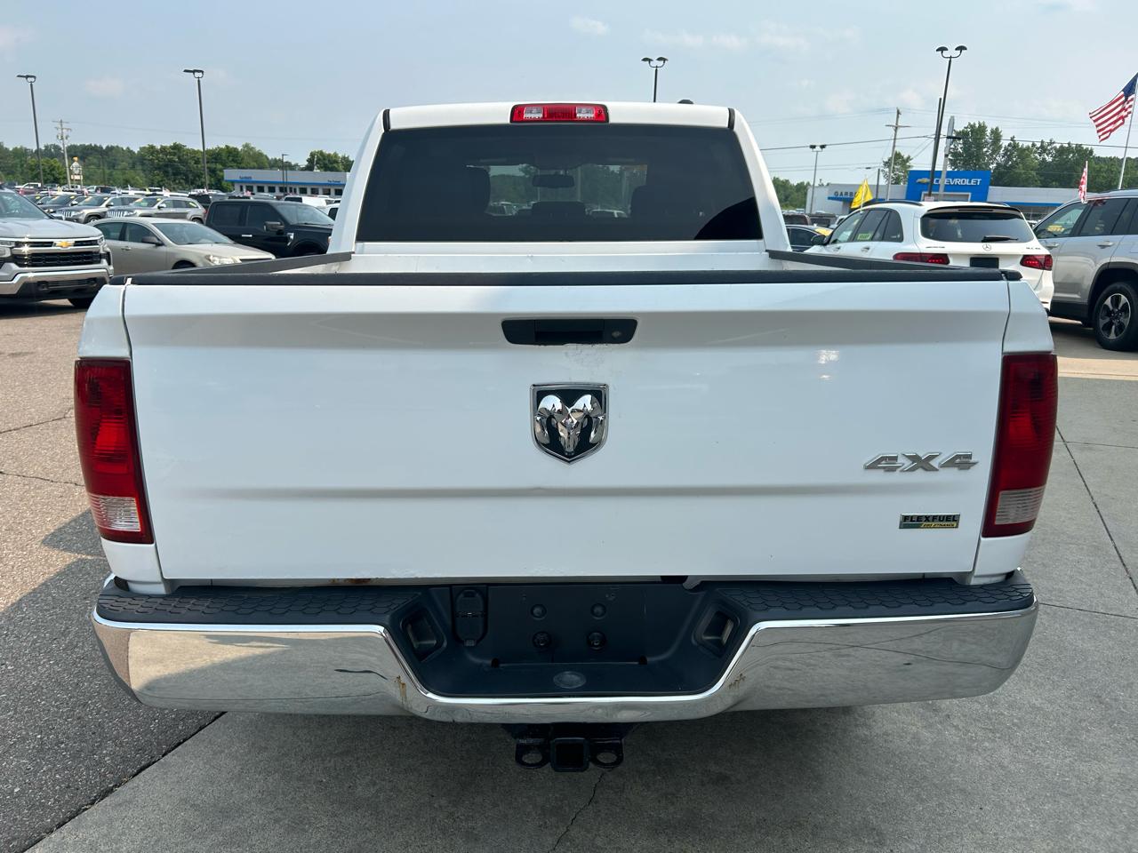 RAM 1500 4WD Crew Cab 140.5" ST 2011