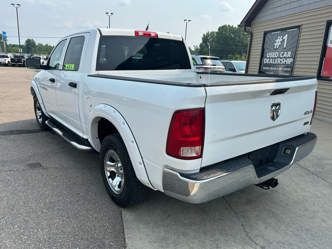RAM 1500 4WD Crew Cab 140.5" ST 2011