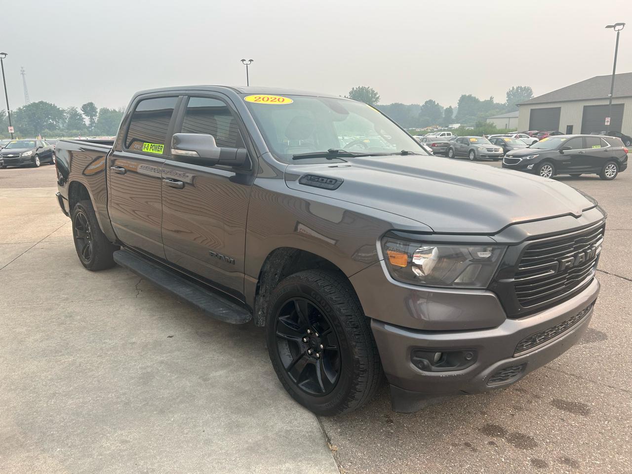 RAM 1500 Big Horn 4x4 Crew Cab 5'7" Box 2020