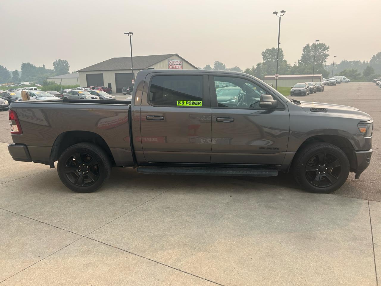 RAM 1500 Big Horn 4x4 Crew Cab 5'7" Box 2020