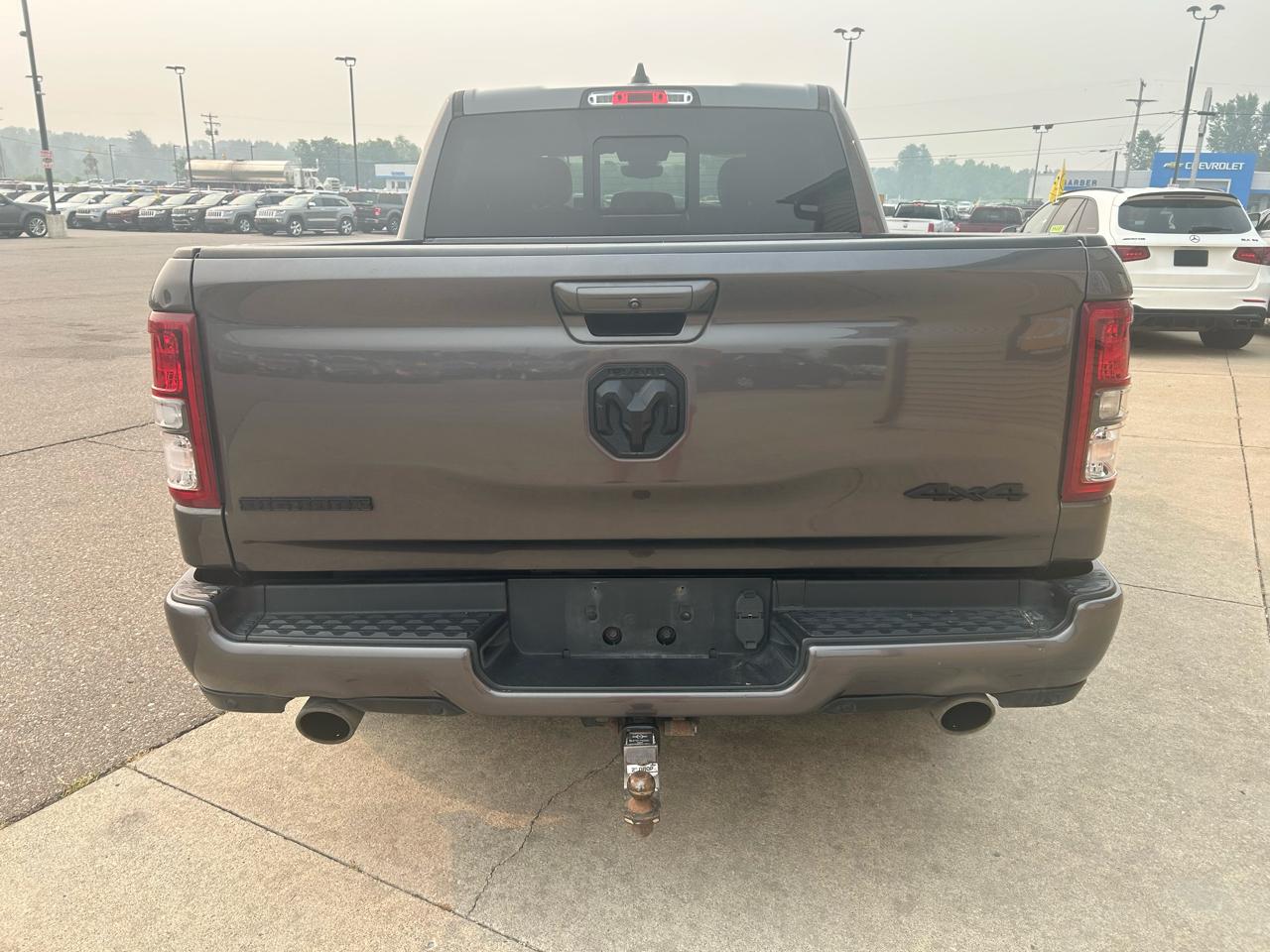 RAM 1500 Big Horn 4x4 Crew Cab 5'7" Box 2020