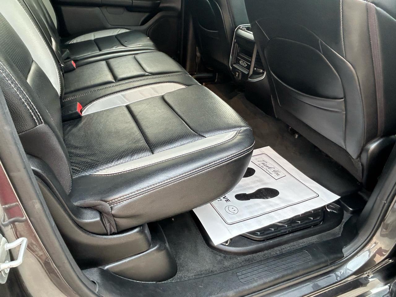 RAM 1500 Big Horn 4x4 Crew Cab 5'7" Box 2020
