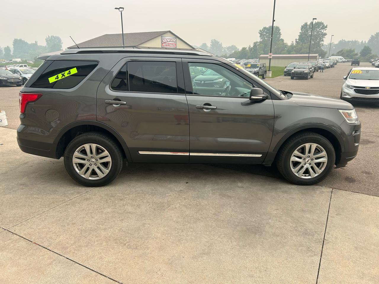 Ford Explorer XLT 4WD 2018