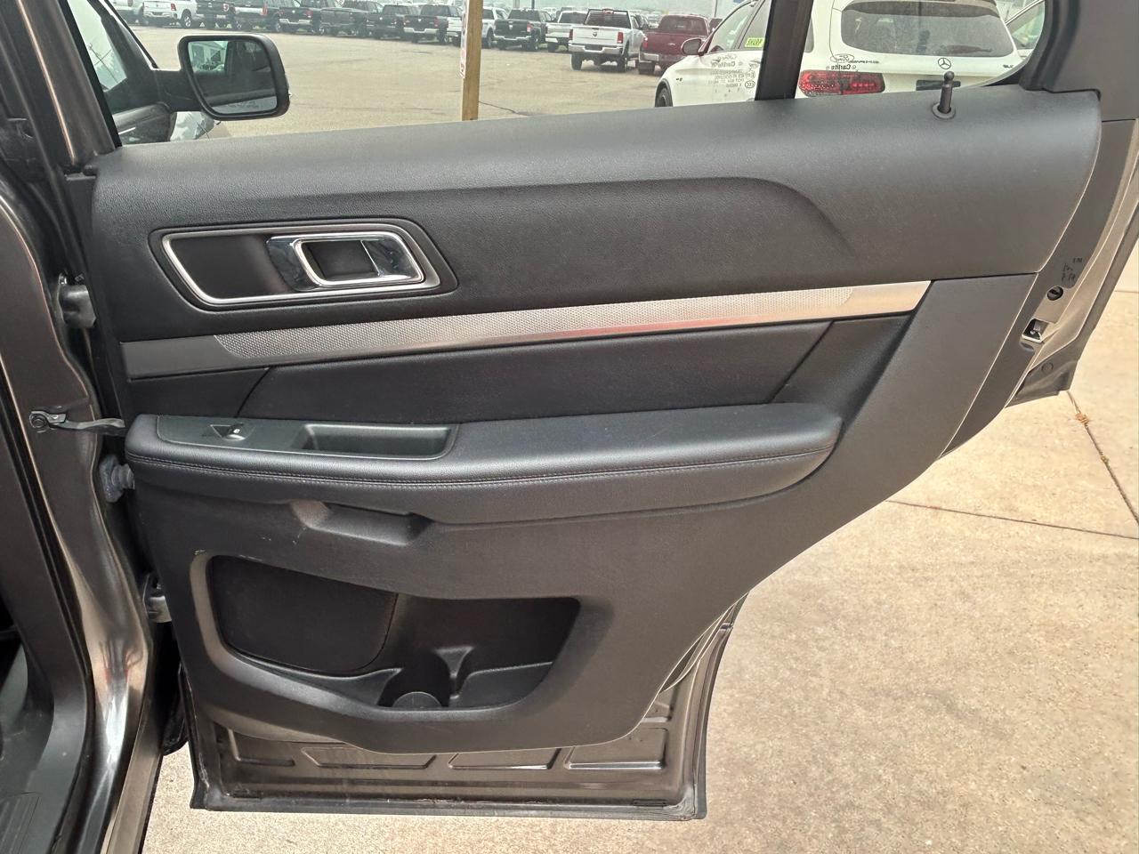Ford Explorer XLT 4WD 2018