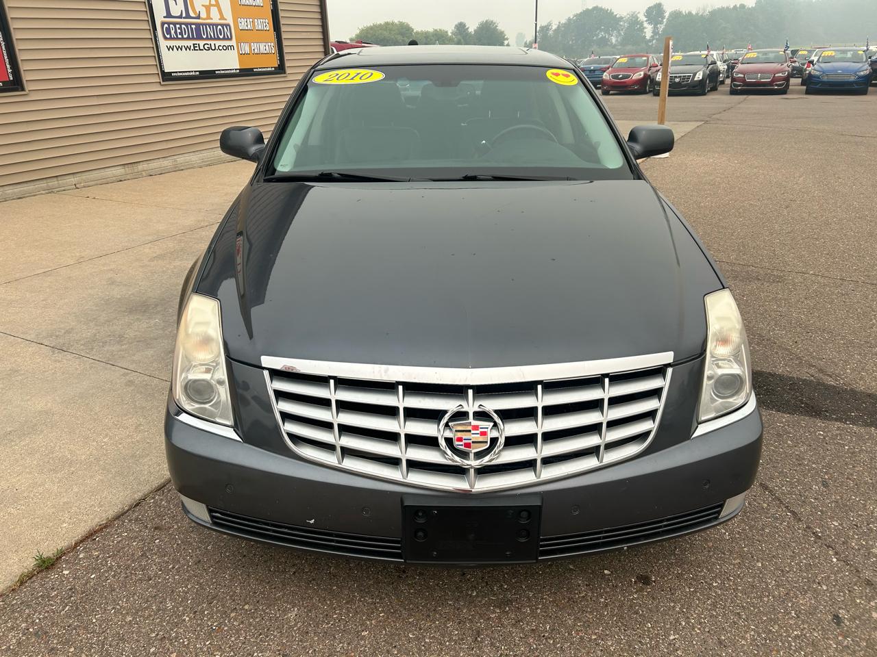 Cadillac DTS 4dr Sdn w/1SC 2010