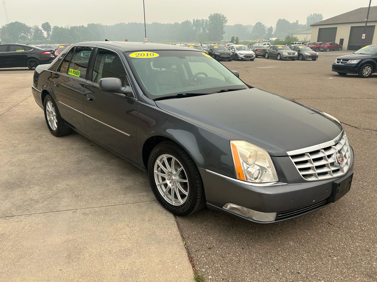Cadillac DTS 4dr Sdn w/1SC 2010