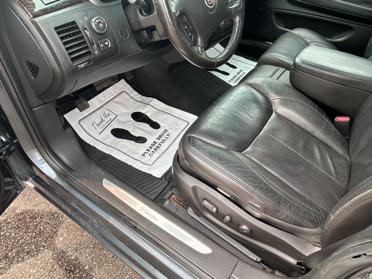 Cadillac DTS 4dr Sdn w/1SC 2010