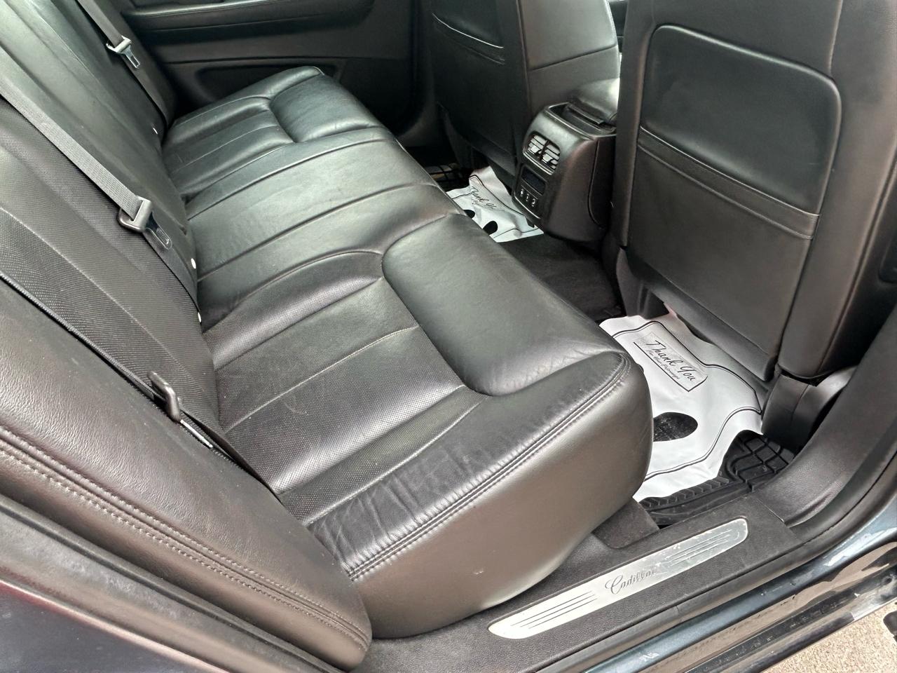 Cadillac DTS 4dr Sdn w/1SC 2010