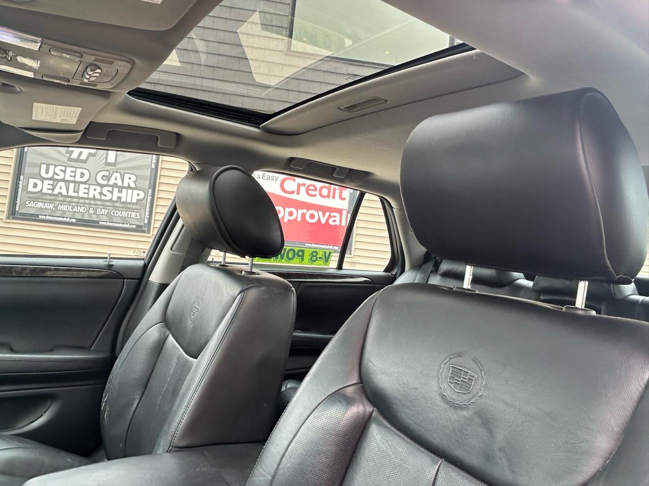 Cadillac DTS 4dr Sdn w/1SC 2010