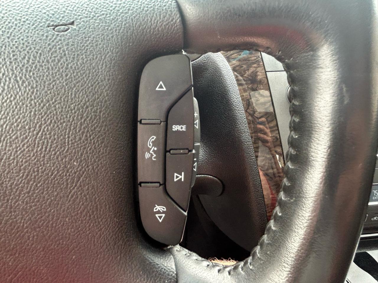 Cadillac DTS 4dr Sdn w/1SC 2010