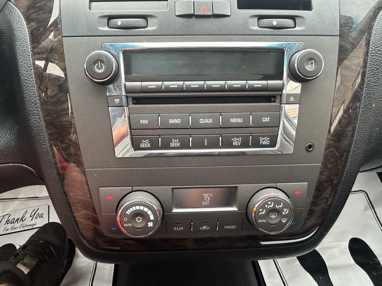 Cadillac DTS 4dr Sdn w/1SC 2010