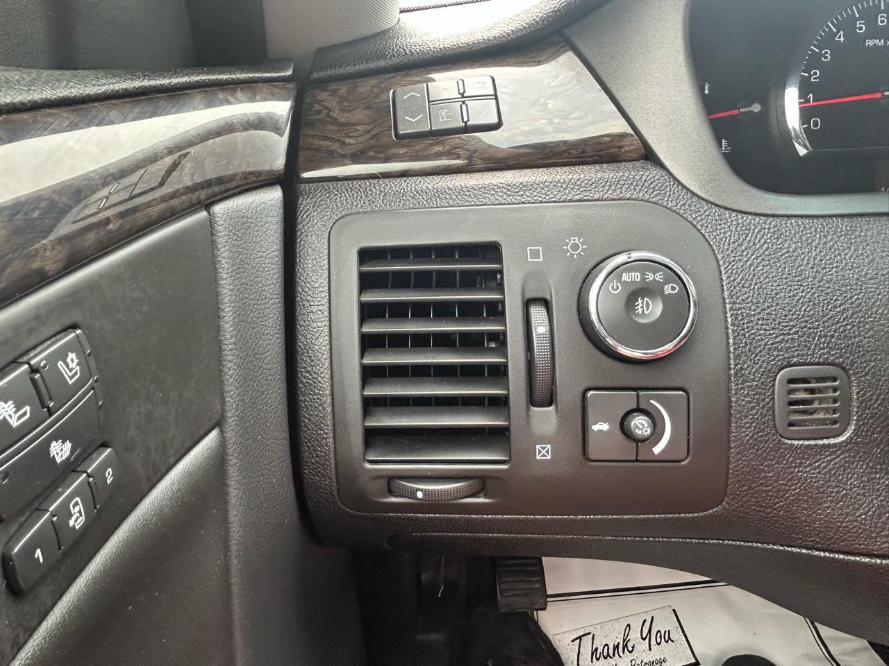 Cadillac DTS 4dr Sdn w/1SC 2010
