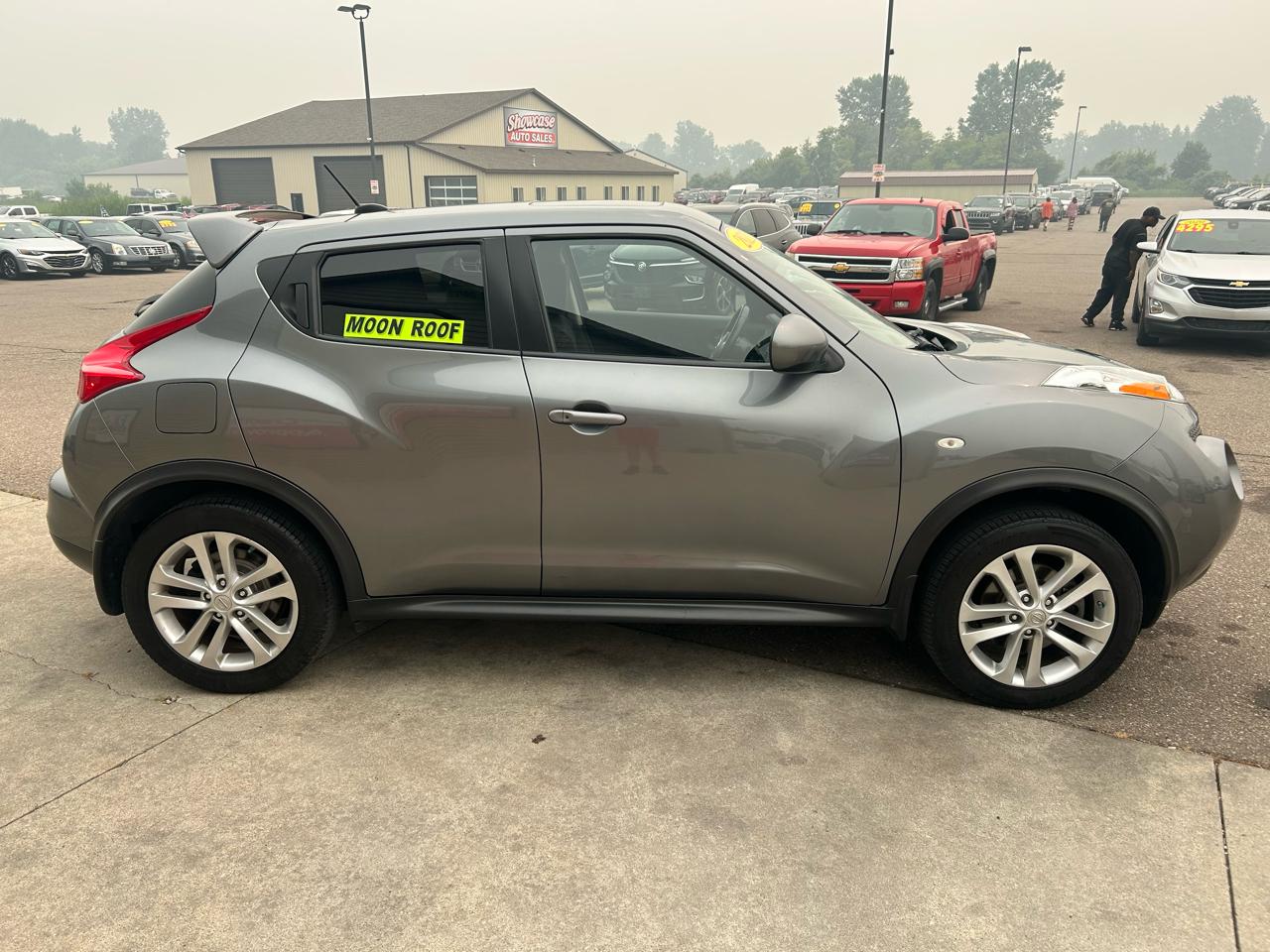 Nissan Juke 5dr Wgn I4 CVT SV AWD 2011